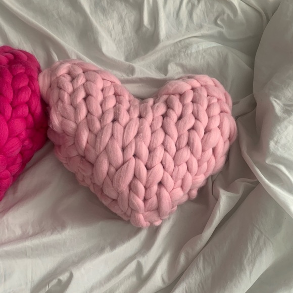 Heart shaped pillows - Picture 7 of 8